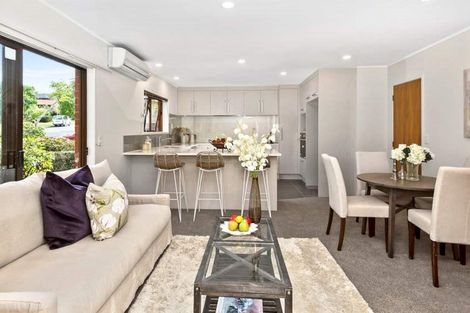 Photo of property in 17 Voltaire Court, Botany Downs, Auckland, 2010