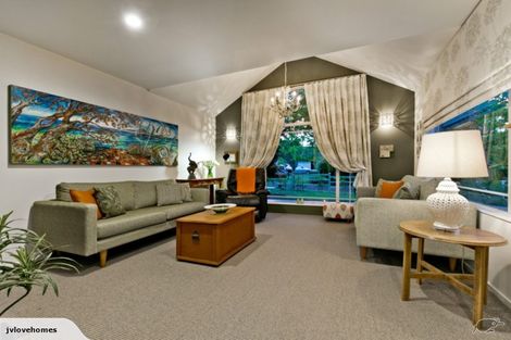 Photo of property in 11 Kimberly Grove, Greenhithe, Auckland, 0632