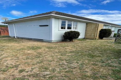 Photo of property in 4/3 Huia Grove, Elderslea, Upper Hutt, 5018