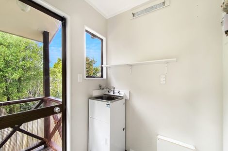 Photo of property in 1/23 Flaunty Place, West Harbour, Auckland, 0618