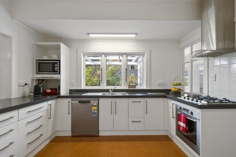 Photo of property in 44 Manapouri Crescent, Hokowhitu, Palmerston North, 4410