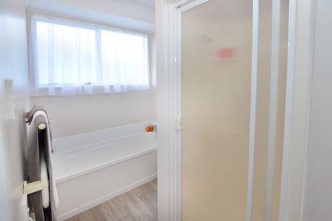 Photo of property in 2/46 Granville Drive, Massey, Auckland, 0614