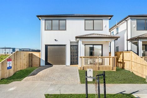 Photo of property in 17 Woven Place, Karaka, Papakura, 2113