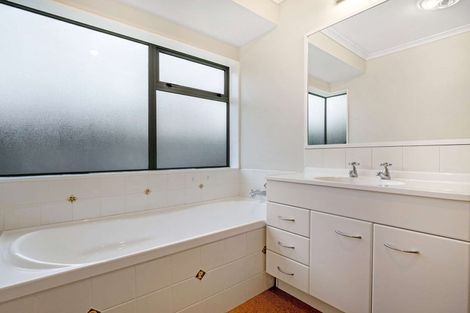 Photo of property in 24 Caulfield Place, Pukehangi, Rotorua, 3015