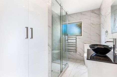 Photo of property in 2/12 Neil Avenue, Te Atatu Peninsula, Auckland, 0610