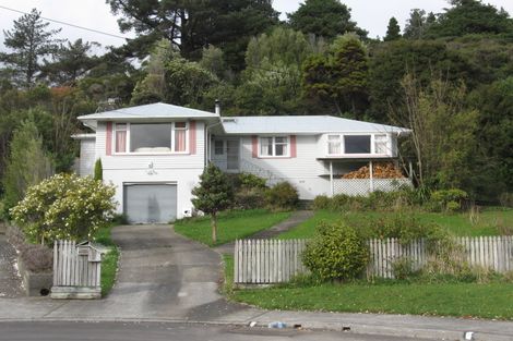Photo of property in 76 Glen Road, Stokes Valley, Lower Hutt, 5019
