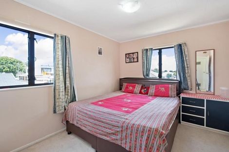 Photo of property in 2/77 Fitzroy Street, Papatoetoe, Auckland, 2104