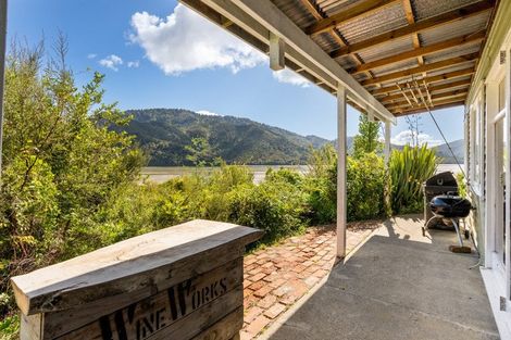 Photo of property in 948 Queen Charlotte Drive, Linkwater, Picton, 7281