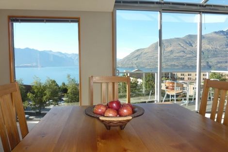 Photo of property in 12a Sainsbury Road, Fernhill, Queenstown, 9300
