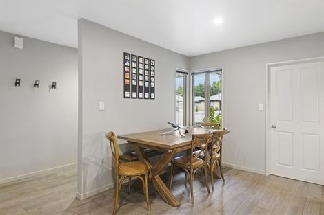Photo of property in 77 Sarabande Avenue, Redwood, Christchurch, 8051