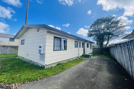 Photo of property in 2/24 Trentham Road, Papakura, 2110
