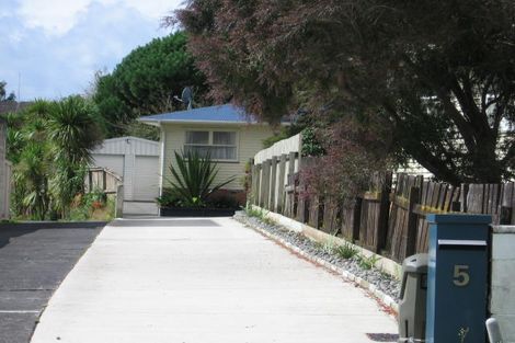 Photo of property in 5 Glendene Avenue, Glendene, Auckland, 0602