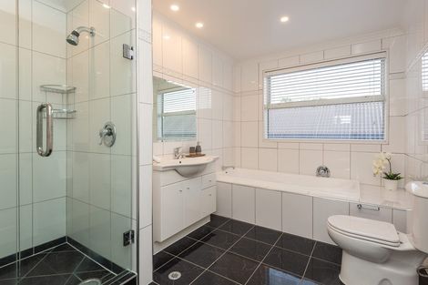 Photo of property in 94 Glenstrae Road, Redcliffs, Christchurch, 8081