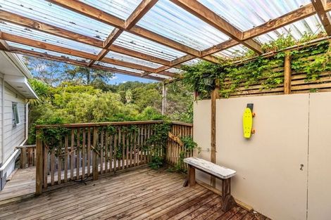Photo of property in 18 Stallard Place, Glen Eden, Auckland, 0602
