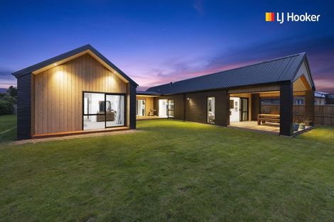 Photo of property in 18 Three Kings Court, Outram, 9019