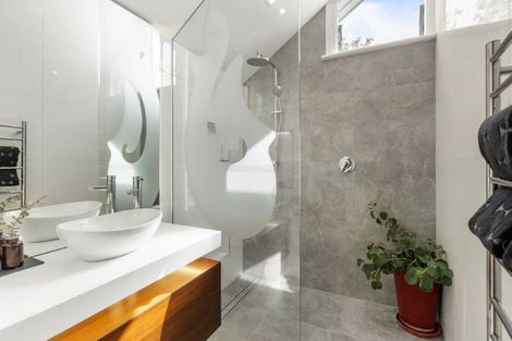 Photo of property in 17 Herne Bay Road, Herne Bay, Auckland, 1011