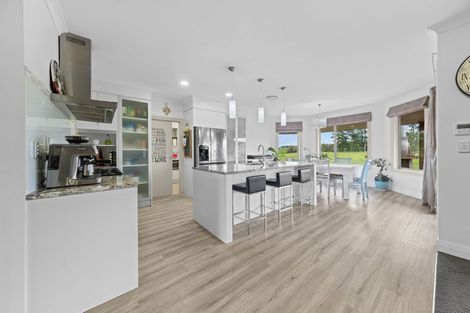 Photo of property in 32 Arthur Road, Paraite, New Plymouth, 4373