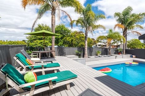 Photo of property in 6 Isobel Road, Greenhithe, Auckland, 0632