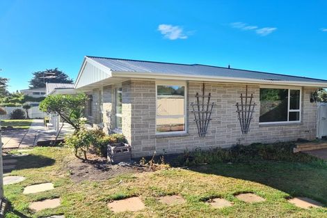 Photo of property in 5 Guinness Crescent, Ilam, Christchurch, 8041