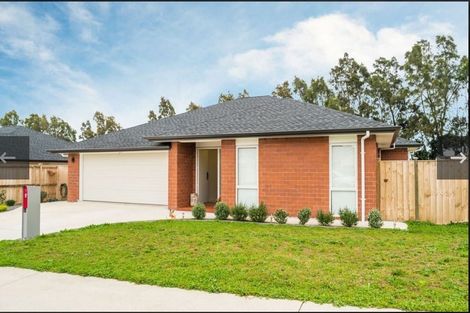 Photo of property in 5 Kilmacrennan Drive, Rosehill, Papakura, 2113