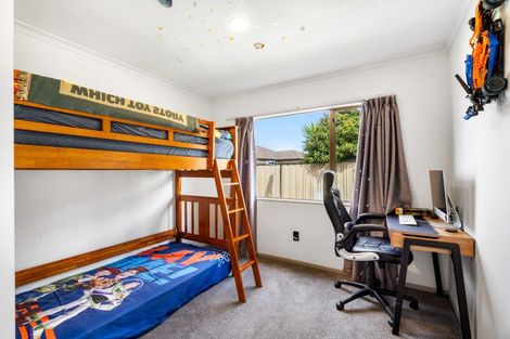 Photo of property in 19 Aintree Place, Taradale, Napier, 4112