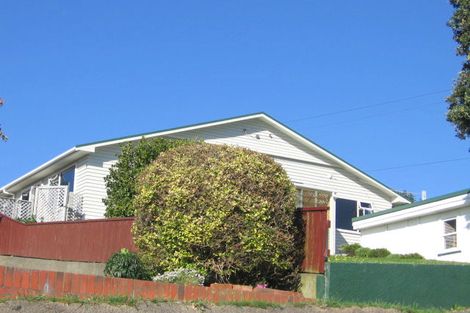 Photo of property in 47 Raroa Terrace, Tawa, Wellington, 5028