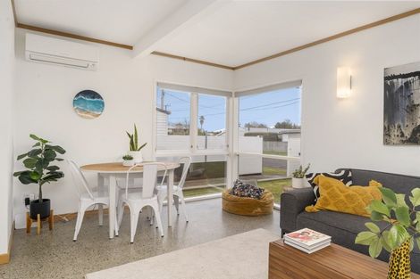 Photo of property in 34 Gray Avenue, Paraparaumu Beach, Paraparaumu, 5032