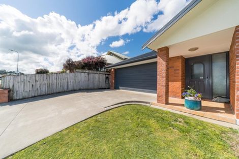 Photo of property in 30 Logan Way, Kelvin Grove, Palmerston North, 4414