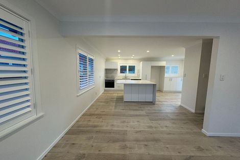 Photo of property in 117 Vodanovich Road, Te Atatu South, Auckland, 0610