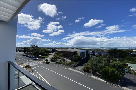 Photo of property in 402/19 Rawene Road, Birkenhead, Auckland, 0626