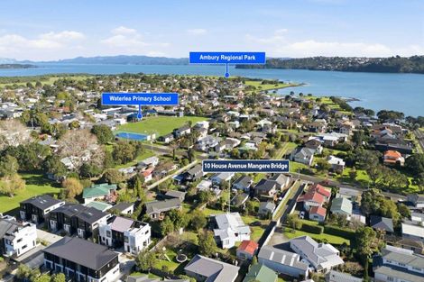 Photo of property in 10 House Avenue, Mangere Bridge, Auckland, 2022