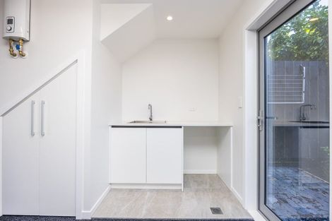 Photo of property in 1/94 Target Road, Totara Vale, Auckland, 0629