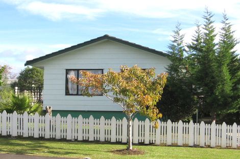 Photo of property in 6 Imperial Place, Henderson, Auckland, 0612