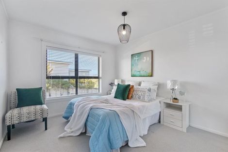 Photo of property in 1/53 Girrahween Drive, Totara Vale, Auckland, 0629