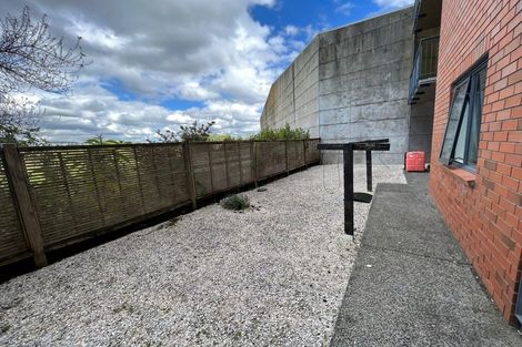 Photo of property in 1i/17 Crown Lynn Place, New Lynn, Auckland, 0600