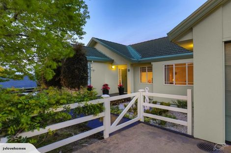 Photo of property in 11 Kimberly Grove, Greenhithe, Auckland, 0632