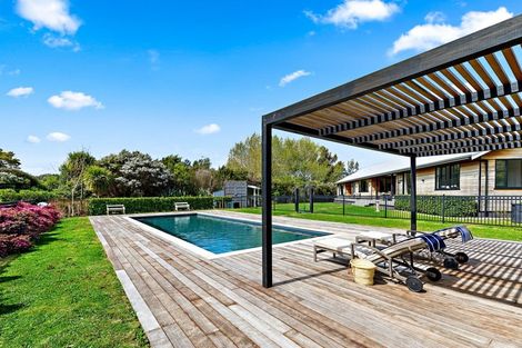 Photo of property in 2 Tamahunga Drive, Matakana, Warkworth, 0985