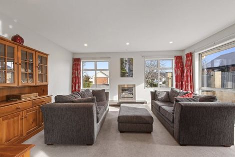 Photo of property in 42 Oakwood Drive, Rangiora, 7400