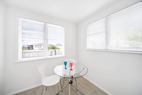 Photo of property in 33 Convair Crescent, Mangere, Auckland, 2022