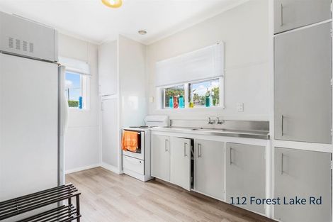 Photo of property in 116 Forest Lake Road, Forest Lake, Hamilton, 3200