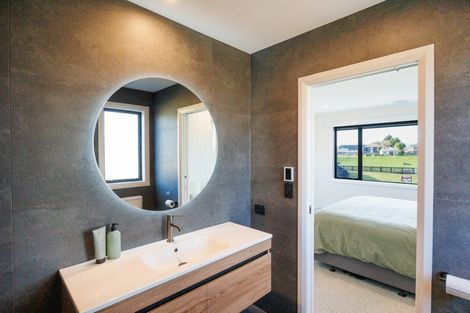 Photo of property in 11 Mangatainoka Lane, Awapuni, Palmerston North, 4412