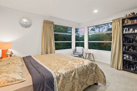 Photo of property in 5 Oakford Park Crescent, Greenhithe, Auckland, 0632