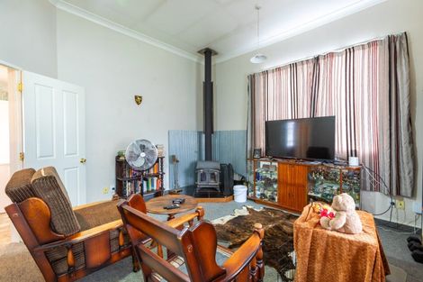 Photo of property in 3 Otanga Street, Dannevirke, 4930