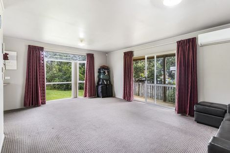 Photo of property in 17 Roick Parade, Glen Eden, Auckland, 0602