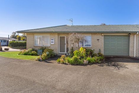 Photo of property in 4/8 Village Place, Tuakau, 2121