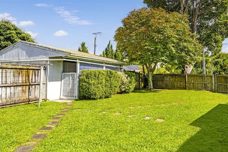 Photo of property in 2/7 Alwyn Avenue, Te Atatu South, Auckland, 0610