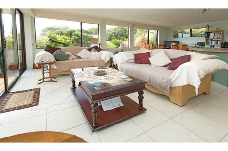 Photo of property in 115 Pacific Parade, Army Bay, Whangaparaoa, 0930