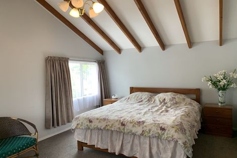 Photo of property in 10 Peterhouse Place, West Harbour, Auckland, 0618