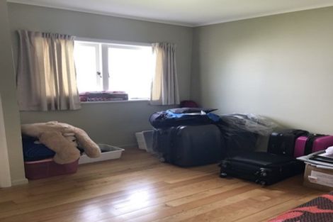 Photo of property in 48 Savoy Road, Glen Eden, Auckland, 0602