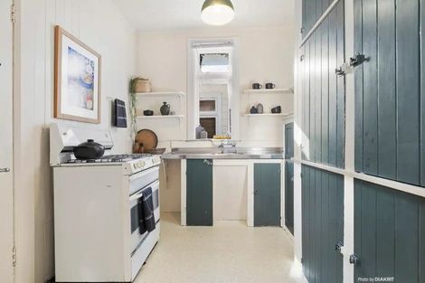Photo of property in 354 The Parade, Island Bay, Wellington, 6023